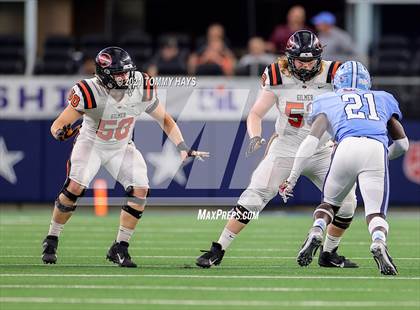 Thumbnail 2 in China Spring vs. Gilmer (UIL Football 4A D2 Finals) photogallery.