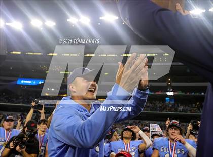 Thumbnail 1 in China Spring vs. Gilmer (UIL Football 4A D2 Finals) photogallery.