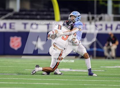 Thumbnail 1 in China Spring vs. Gilmer (UIL Football 4A D2 Finals) photogallery.