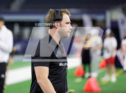 Thumbnail 1 in China Spring vs. Gilmer (UIL Football 4A D2 Finals) photogallery.