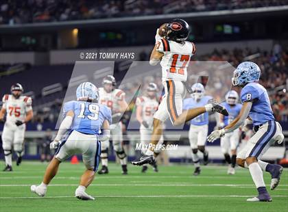 Thumbnail 1 in China Spring vs. Gilmer (UIL Football 4A D2 Finals) photogallery.