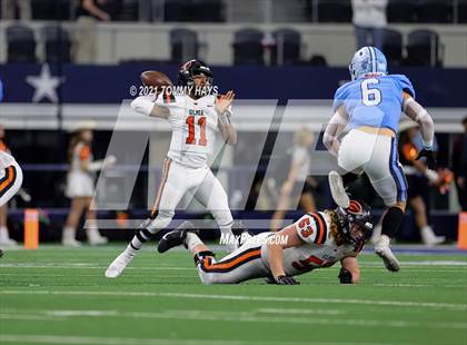 Thumbnail 1 in China Spring vs. Gilmer (UIL Football 4A D2 Finals) photogallery.