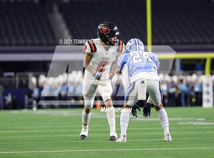 Thumbnail 1 in China Spring vs. Gilmer (UIL Football 4A D2 Finals) photogallery.