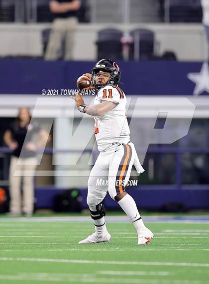 Thumbnail 3 in China Spring vs. Gilmer (UIL Football 4A D2 Finals) photogallery.