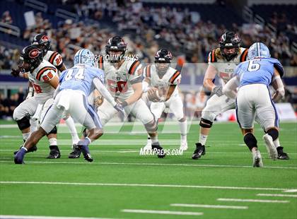 Thumbnail 3 in China Spring vs. Gilmer (UIL Football 4A D2 Finals) photogallery.