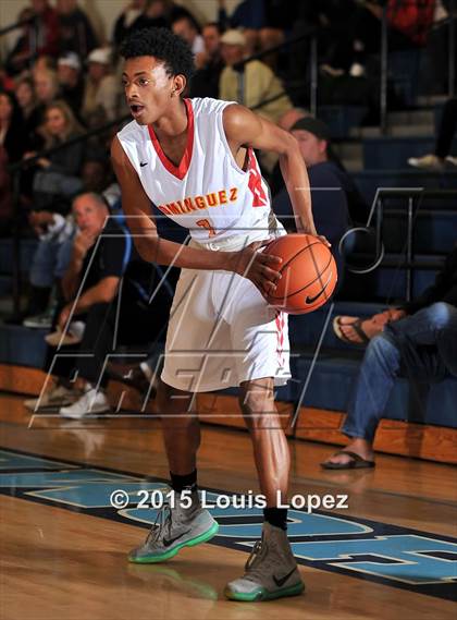 Thumbnail 1 in Mater Dei vs. Dominguez photogallery.