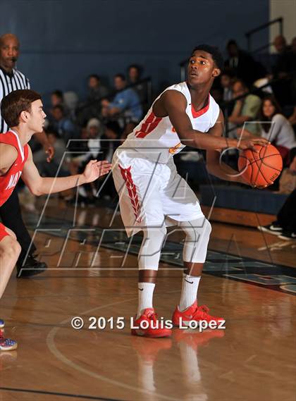 Thumbnail 2 in Mater Dei vs. Dominguez photogallery.