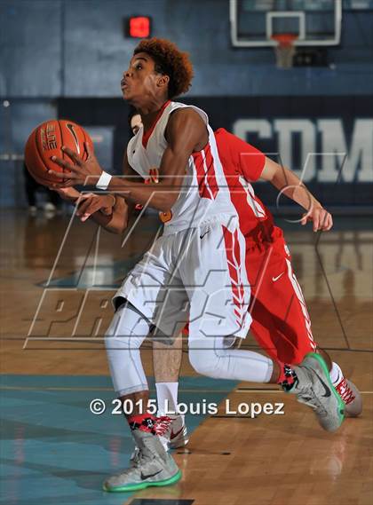 Thumbnail 3 in Mater Dei vs. Dominguez photogallery.