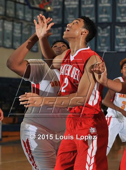 Thumbnail 1 in Mater Dei vs. Dominguez photogallery.