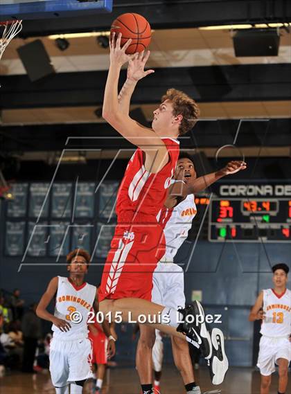 Thumbnail 2 in Mater Dei vs. Dominguez photogallery.