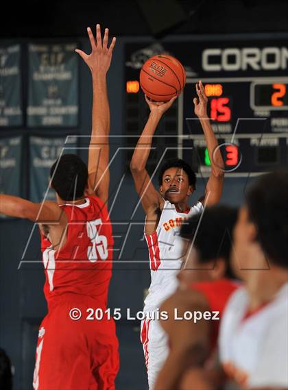 Thumbnail 1 in Mater Dei vs. Dominguez photogallery.