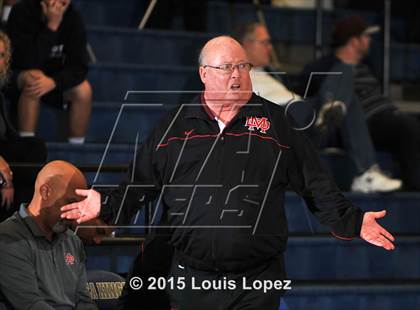 Thumbnail 2 in Mater Dei vs. Dominguez photogallery.