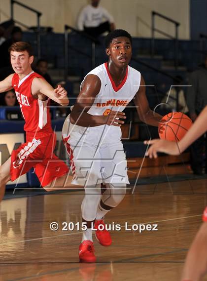 Thumbnail 1 in Mater Dei vs. Dominguez photogallery.