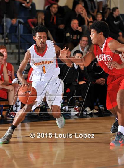 Thumbnail 1 in Mater Dei vs. Dominguez photogallery.
