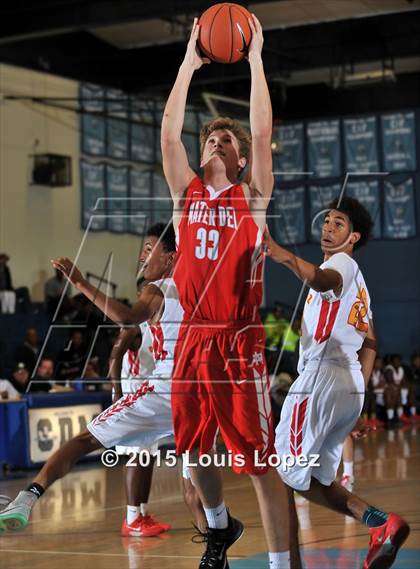 Thumbnail 2 in Mater Dei vs. Dominguez photogallery.