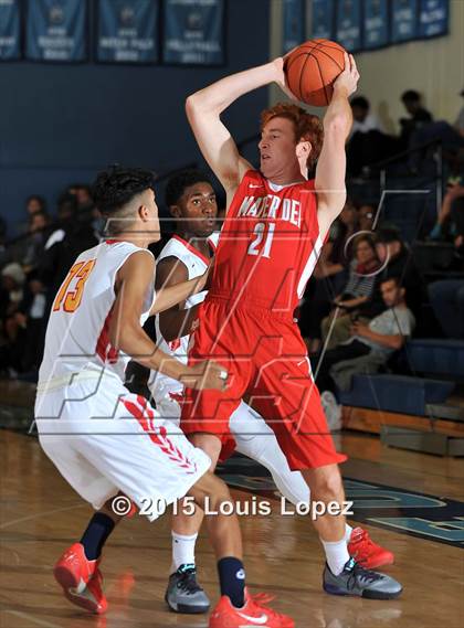 Thumbnail 2 in Mater Dei vs. Dominguez photogallery.