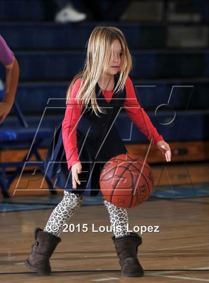 Thumbnail 1 in Mater Dei vs. Dominguez photogallery.