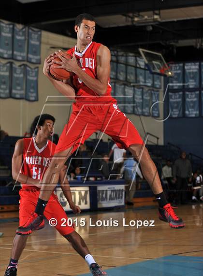 Thumbnail 2 in Mater Dei vs. Dominguez photogallery.