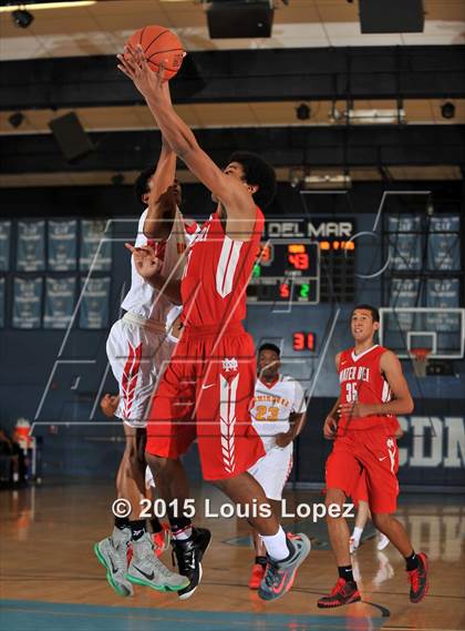 Thumbnail 1 in Mater Dei vs. Dominguez photogallery.