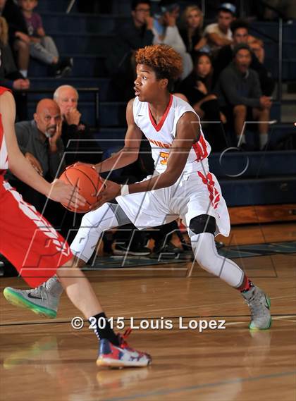 Thumbnail 3 in Mater Dei vs. Dominguez photogallery.