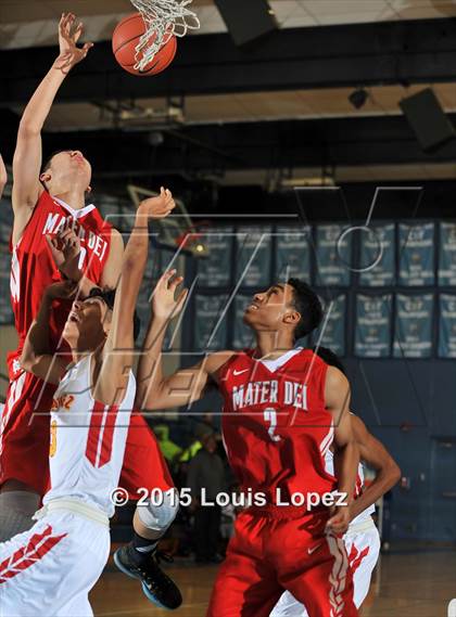 Thumbnail 2 in Mater Dei vs. Dominguez photogallery.