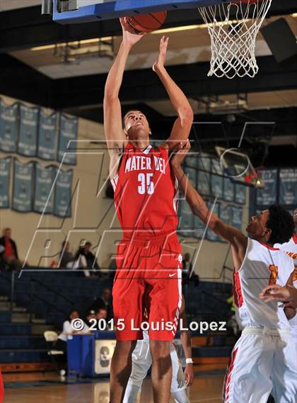 Thumbnail 3 in Mater Dei vs. Dominguez photogallery.