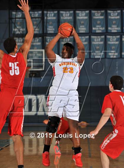 Thumbnail 2 in Mater Dei vs. Dominguez photogallery.