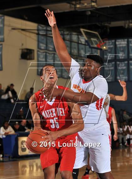 Thumbnail 1 in Mater Dei vs. Dominguez photogallery.