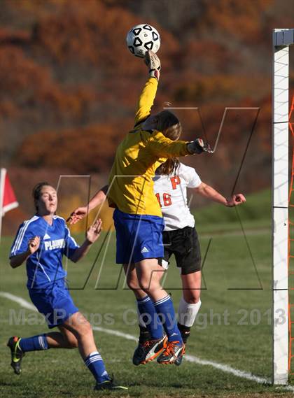 Thumbnail 3 in Plainville @ Plainfield (CIAC Class M 1st Round) photogallery.
