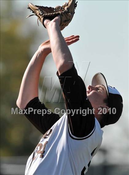 Thumbnail 2 in Villa Park @ Canyon photogallery.
