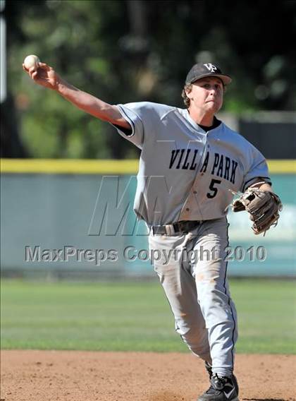 Thumbnail 1 in Villa Park @ Canyon photogallery.