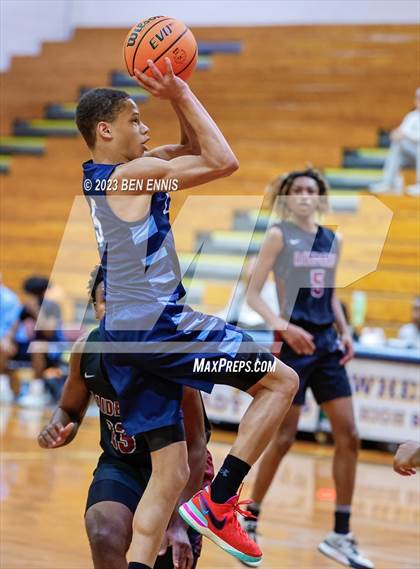 Thumbnail 1 in Lovett vs. Alpharetta (Battle in The Peach) photogallery.