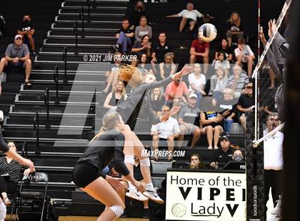 Thumbnail 2 in Cedar Ridge @ Vandegrift photogallery.