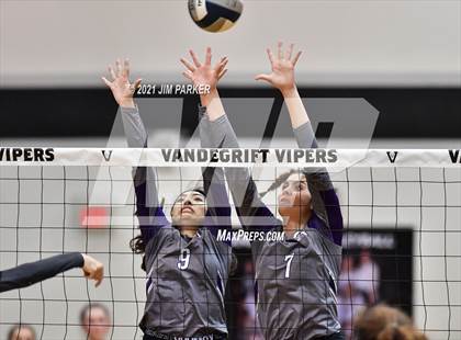 Thumbnail 3 in Cedar Ridge @ Vandegrift photogallery.