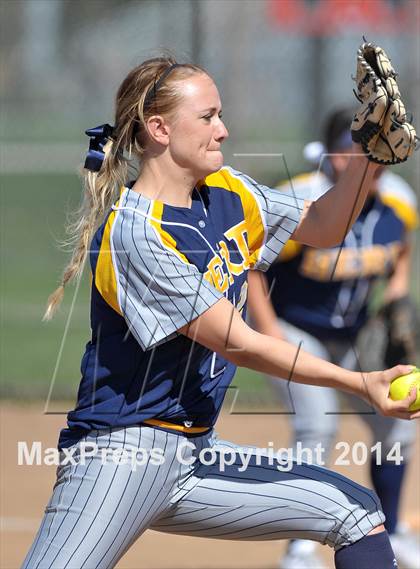 Thumbnail 2 in Elk Grove vs. Woodcreek (Victory Pre-Season T.O.C.) photogallery.