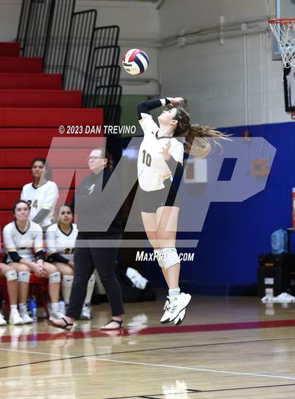 Thumbnail 1 in Kellam @ Princess Anne photogallery.