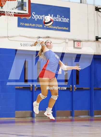 Thumbnail 1 in Kellam @ Princess Anne photogallery.