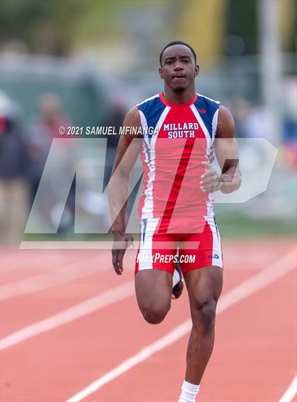 Thumbnail 1 in Harold Scott Invitational (200 Meter) photogallery.