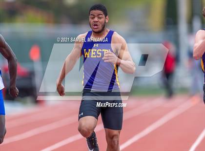 Thumbnail 1 in Harold Scott Invitational (200 Meter) photogallery.
