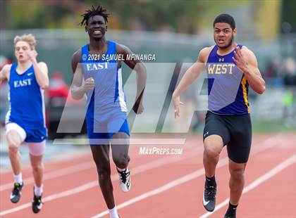 Thumbnail 3 in Harold Scott Invitational (200 Meter) photogallery.