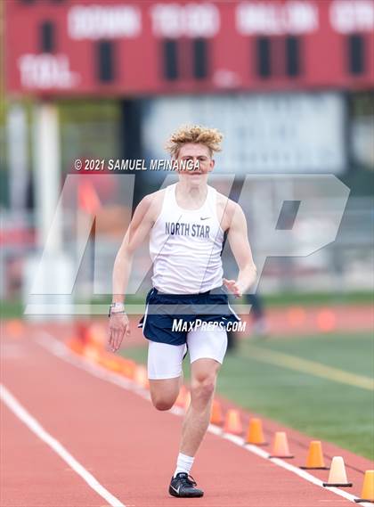 Thumbnail 3 in Harold Scott Invitational (200 Meter) photogallery.