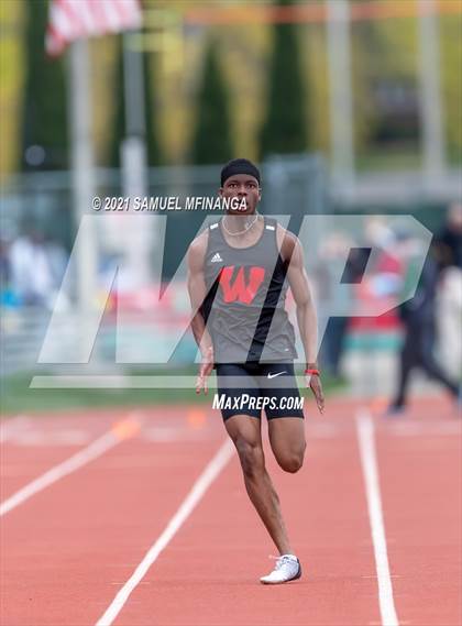 Thumbnail 1 in Harold Scott Invitational (200 Meter) photogallery.