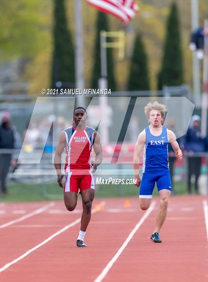 Thumbnail 1 in Harold Scott Invitational (200 Meter) photogallery.