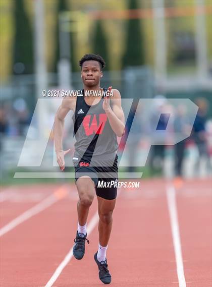 Thumbnail 3 in Harold Scott Invitational (200 Meter) photogallery.