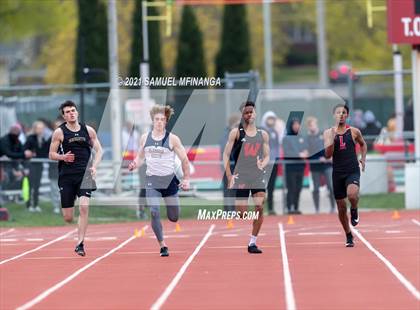 Thumbnail 3 in Harold Scott Invitational (200 Meter) photogallery.