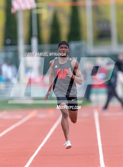 Thumbnail 2 in Harold Scott Invitational (200 Meter) photogallery.