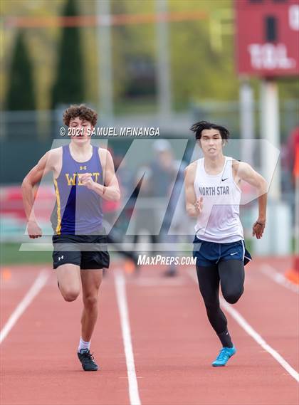 Thumbnail 3 in Harold Scott Invitational (200 Meter) photogallery.