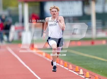 Thumbnail 2 in Harold Scott Invitational (200 Meter) photogallery.