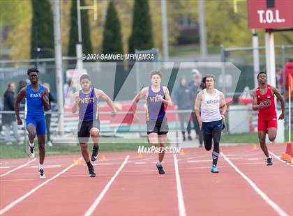 Thumbnail 3 in Harold Scott Invitational (200 Meter) photogallery.