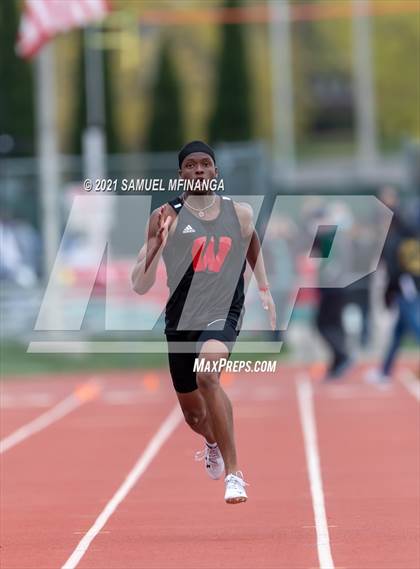 Thumbnail 3 in Harold Scott Invitational (200 Meter) photogallery.